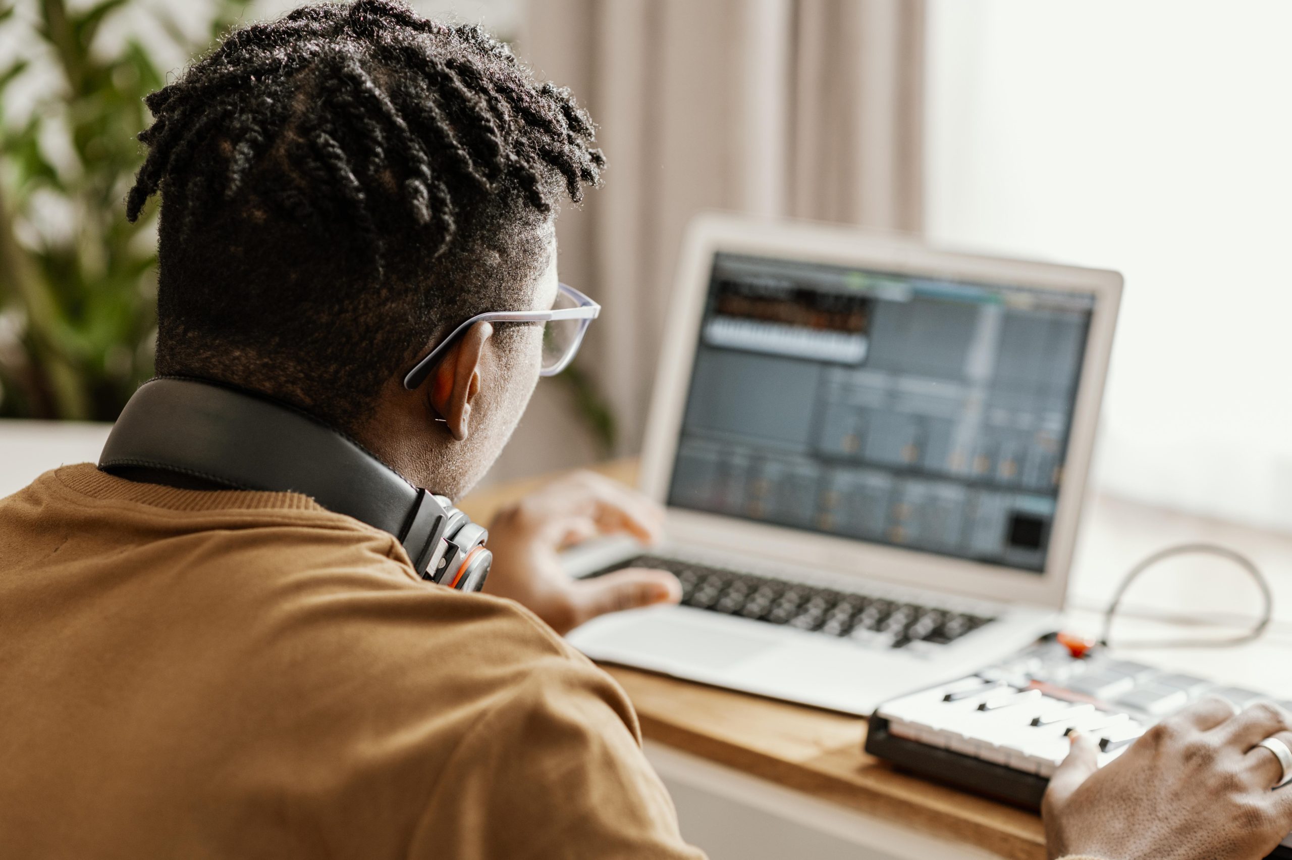 How to Make Money with AI Voiceovers in Nigeria: Step-by-Step 2026 Guide